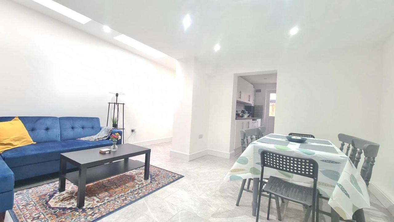 לונדון Deluxe Private Room In Manor Park מראה חיצוני תמונה